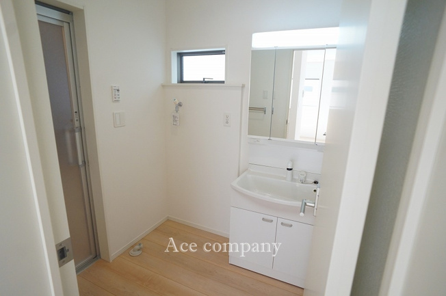 【ランドリースペース】 | 八尾市新家町2丁目　【2号棟/全3棟】