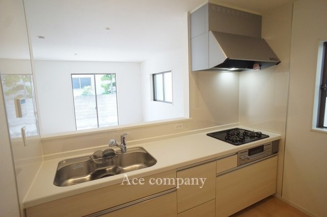 【キッチン】 | 八尾市新家町2丁目　【1号棟/全3棟】 | 対面式のシステムキッチン☆3口ガスコンロ☆