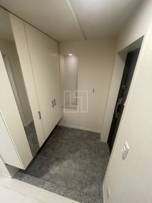 【玄関】 | ウェルホームズ靭公園 | ウェルホームズ靭公園　玄関スペース