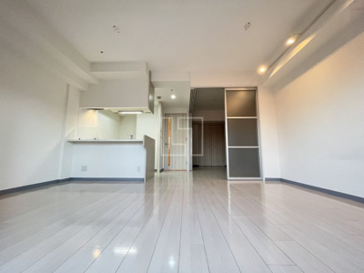 【居間・リビング】 | プレサンスNEO心斎橋 | プレサンスNEO心斎橋　ダイニングスペース