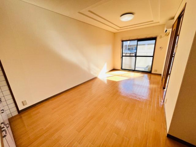 【居間・リビング】 | ロイヤルハイツⅠ | リビング