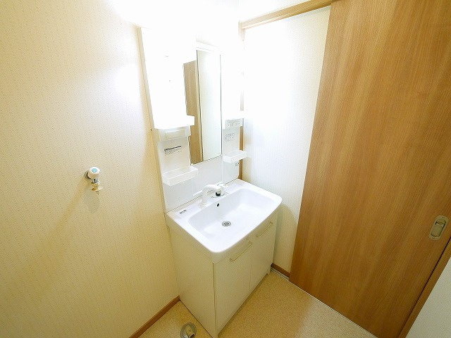 川嶋アパートAの洗面所|使いやすい洗面所です