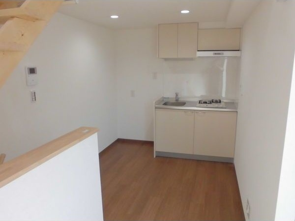 アースクエイク白水北棟の居間・リビング