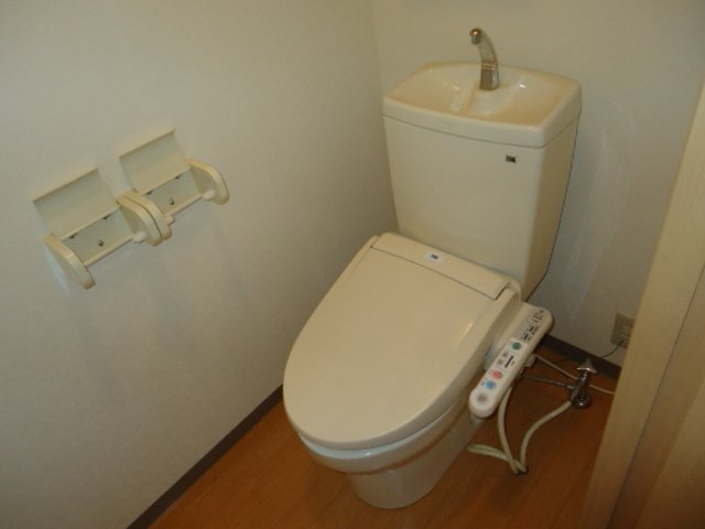 メルヴェーユのトイレ|シャワー付トイレ