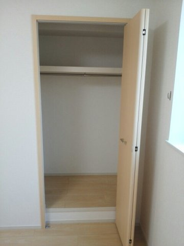 ヴィラジャローネ　デ　ケーヴⅡの収納|こまごまとしたものを収納できそうですね