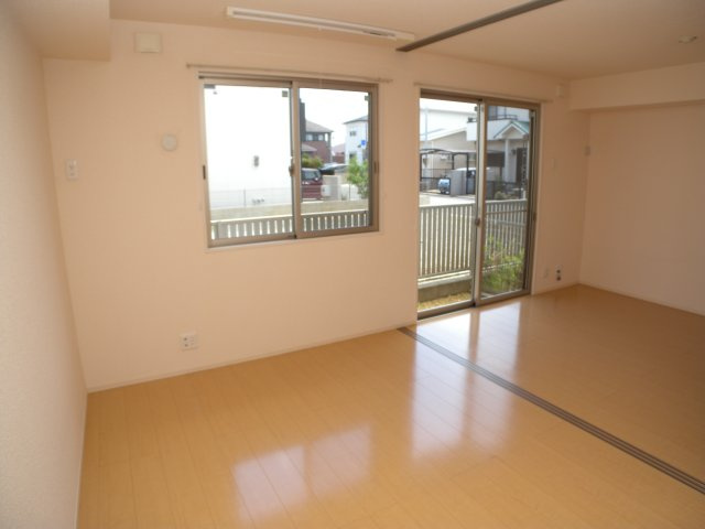 キャンフルローレルの居間・リビング