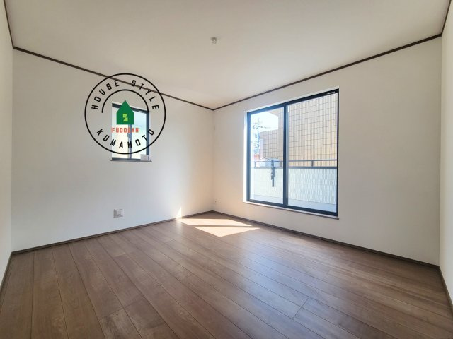 熊本市中央区帯山5丁目第1-1棟（A号棟）の内観：施工例|主寝室には収納力に優れたクローゼットがありますので、お部屋もすっきり片付きます。