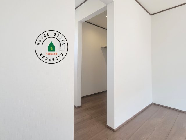 熊本市中央区帯山5丁目第1-1棟（A号棟）の内観：施工例|洋服や大きな荷物が多い方や人数の多いご家族などは、一般的なクローゼットよりもウォークインクローゼットのほうが使い勝手が良いです。