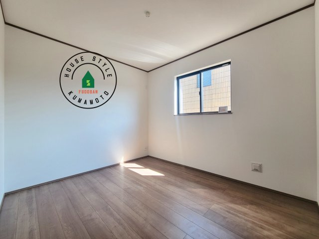 熊本市中央区帯山5丁目第1-1棟（A号棟）の内観：施工例|柔らかい陽光が差し込む明るいお部屋を演出する設計。彩光の取れる窓が気持ちの良いお部屋を創り上げます。