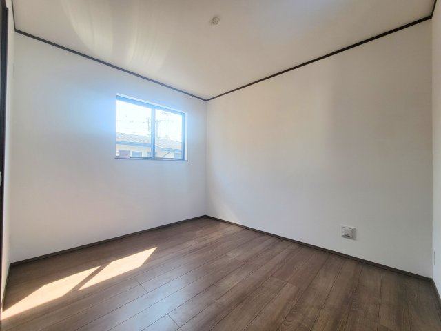 熊本市中央区帯山5丁目第1-1棟（A号棟）の内観：施工例|穏やかな光が差し込む室内には、穏やかな時間が流れます。