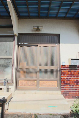 【玄関】 | 三芳町藤久保貸家（３９７９－１－３） | ゆったりとした玄関です