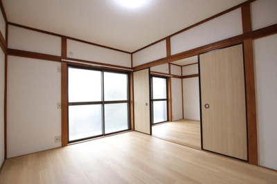 【居間・リビング】 | 三芳町藤久保貸家（３９７９－１－３） | こちらの居間で趣味の時間をお楽しみください