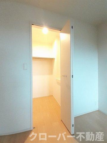 レイノ　エリーサＢの収納