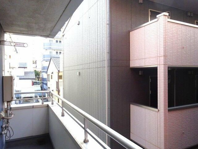 ブオナスタンザ新検見川のバルコニー