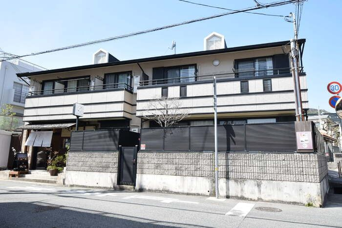 ドミール芦屋の外観