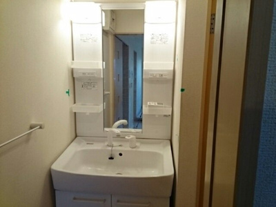 【洗面所】 | レットル・ダムールＡ | 広い洗面スペース