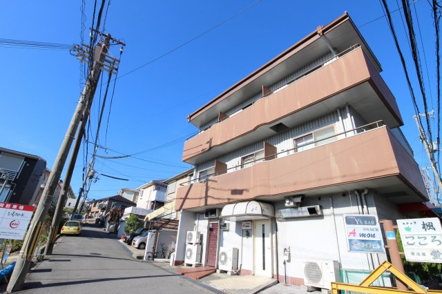コーポライフビルのエントランス