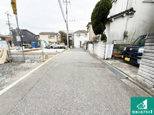 岸和田市八幡町　第2期　新築一戸建ての前面道路含む現地写真|周辺は落ち着いた街並みの住宅地！子育てがしやすい住環境です！まだ未完成ですが、現地でしかわからない事もございます。是非一度ご覧ください。