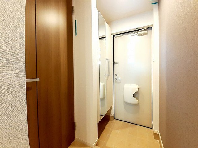 ＫＡＲＡＺ（カラズ）の玄関