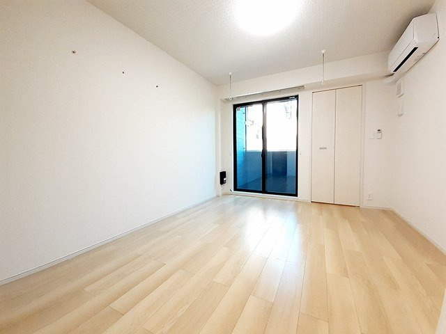 ＫＡＲＡＺ（カラズ）の洋室