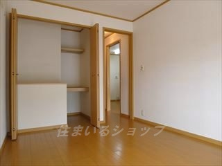 広島市安佐北区亀山７丁目のアパートの寝室|クローゼット