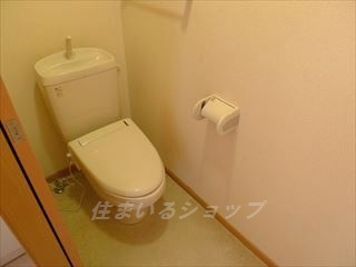 広島市安佐北区亀山７丁目のアパートのトイレ|暖房便座・収納あり