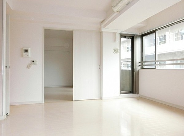 パートナーシップ　アパートメントの居間・リビング