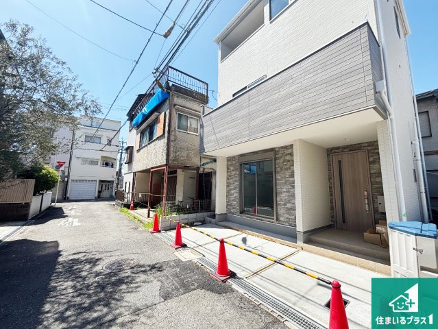 1日(土)2日(日)現地見学可能！　寝屋川市池田本町　限定1邸の前面道路含む現地写真|車通りの少ない前面道路！お子様がいらっしゃるご家族でも安心！