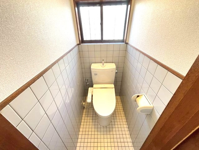 富田林市錦織南１丁目の一戸建てのトイレ