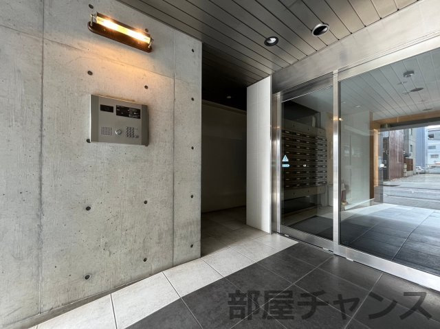 フローライト上前津のエントランス