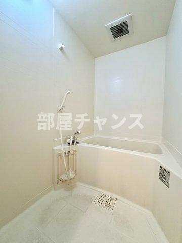 フローライト上前津の浴室