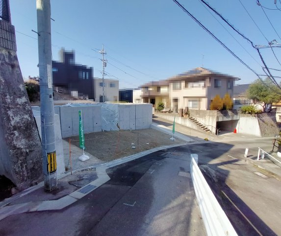 【前面道路含む現地写真】