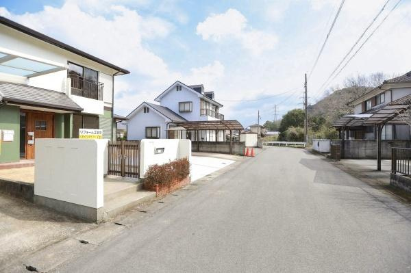 宮河内ハイランド中古の前面道路含む現地写真|前面道路含む現地