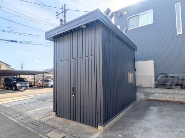 大字森　戸建てのその他|敷地内に倉庫が配置されており利便性が高いです。敷地の有効活用に適しています。