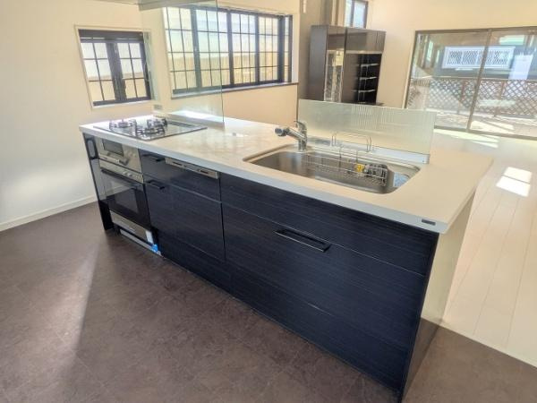 常行　戸建てのキッチン|食洗器・ガスオーブンあり！