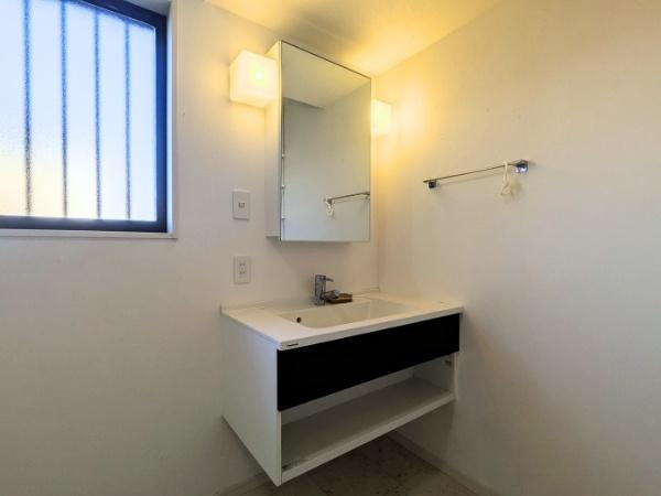 常行　戸建ての独立洗面台|独立洗面台