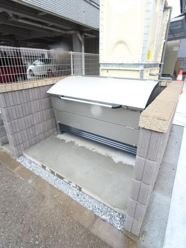 リブリ・ウィステリアのその他