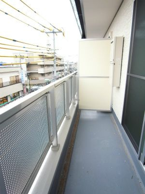 リブリ・ウィステリアのバルコニー