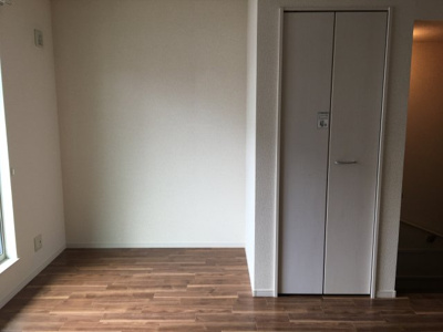 【居間・リビング】 | 長岡ハイツ | こちらの居間で趣味の時間をお楽しみください