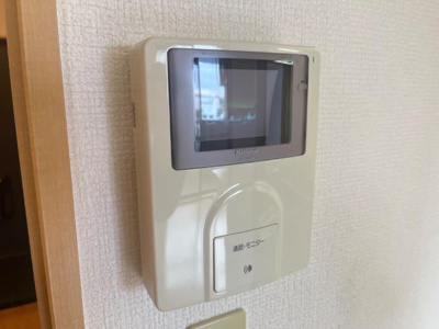 【内装】 | エスポア２１ | 来客相手の顔が分かるＴＶモニターホン