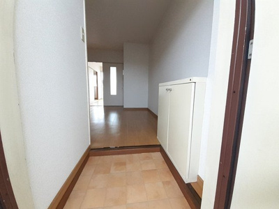 【玄関】 | アメニティー白浜Ｂ | シンプルで使いやすい玄関です