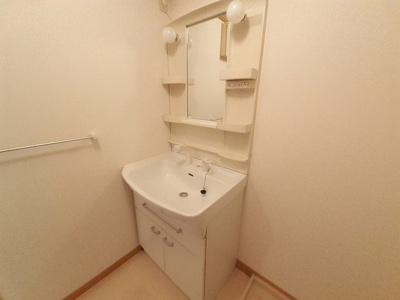 【洗面所】 | グッチ・アラモード | スペースが確保できる洗面所です