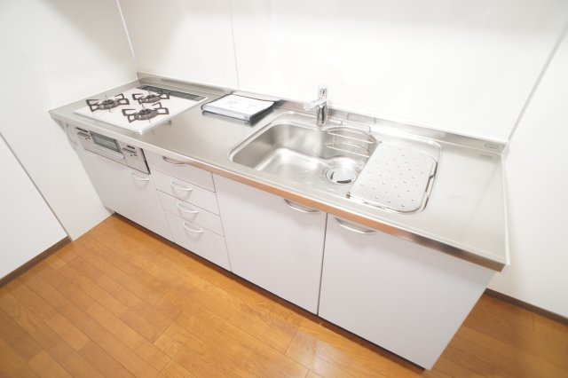 オーブラン学園前のキッチン