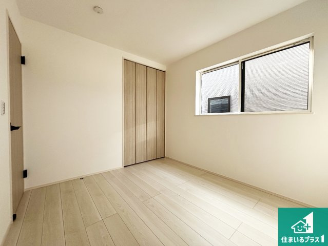 20(祝)21(土)22(日)現地説明会開催中　奈良市大安寺の洋室|シンプルな洋室は、自分好みのインテリアが楽しめます♪ご家族とインテリアや家具を選びに行くのは新築購入時の醍醐味の一つです。ぜひお楽しみください♪