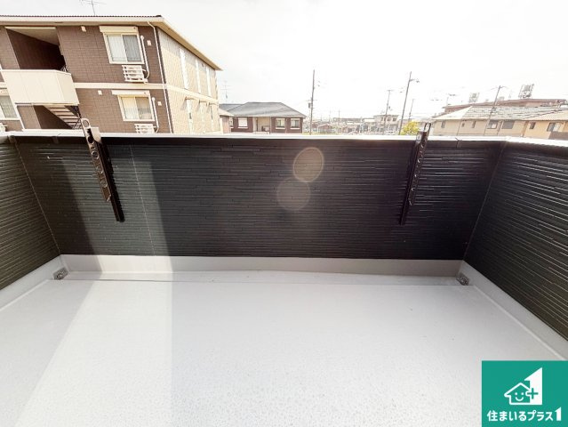 20(祝)21(土)22(日)現地説明会開催中　奈良市大安寺のバルコニー|ワイドバルコニーは洗濯物を干すスペースが広いのでご家族が多くても安心！