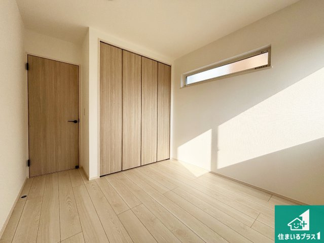 20(祝)21(土)22(日)現地説明会開催中　奈良市大安寺の洋室|シンプルな洋室は、自分好みのインテリアが楽しめます♪ご家族とインテリアや家具を選びに行くのは新築購入時の醍醐味の一つです。ぜひお楽しみください♪