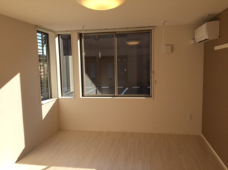 【居間・リビング】 | Casa ExcelsiorⅡ（カーサエクセルシオツー） | 洋室