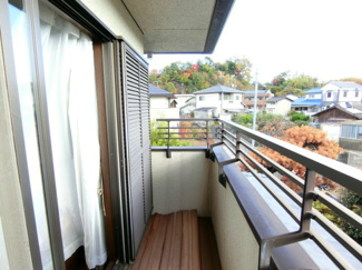 【バルコニー】 | 【インスペクション実施済】中古一戸建　玉島　4LDK | 南に面したバルコニーでお布団もしっかり干せます。