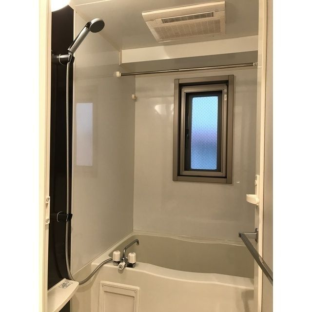 コンフォリア池尻の浴室