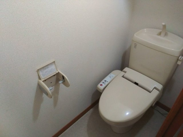 レオパレスフイリスのその他|温水便座付きで快適生活    風呂・トイレ別